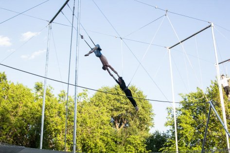 В Москве открылась школа воздушной гимнастики «Трапеция Yota»