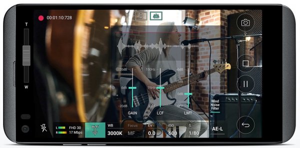LG Q8 — музыкальный смартфон с двумя дисплеями