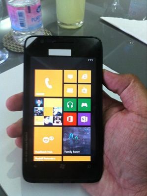 В сеть попала фотография нового смартфона Lumia