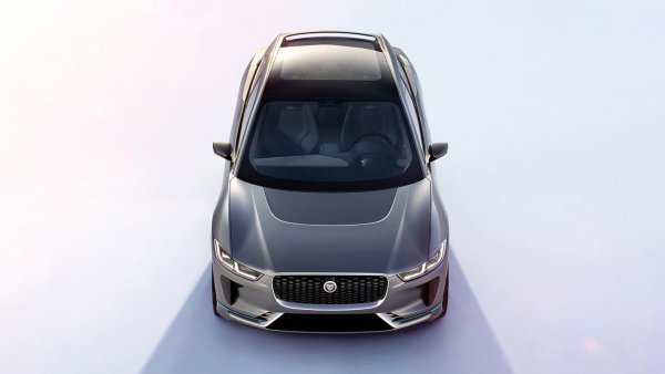 Jaguar Land Rover перейдет на гибридные и электрические двигатели