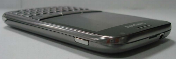 Выявлен новый Samsung GT-B7810 с Android ICS и QWERTY-клавиатурой