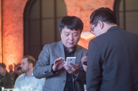 Презентация Xiaomi Mi Mix 2 и Mi Ecosystem в России