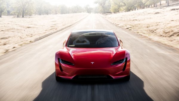 Tesla представила грузовик Semi и обновлённый Roadster