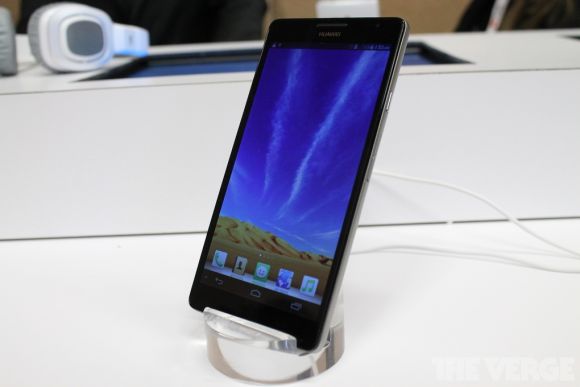 CES 2013: Huawei представила новый "планшетофон" и самый быстрый смартфон