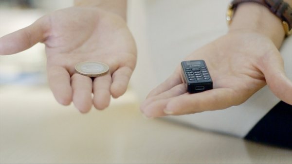 На Kickstarter показали самый маленький телефон в мире