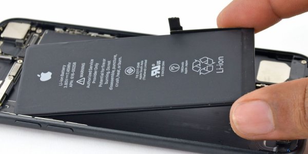 Apple извинилась за искусственные «тормоза» в iPhone и предложила заменить батарею