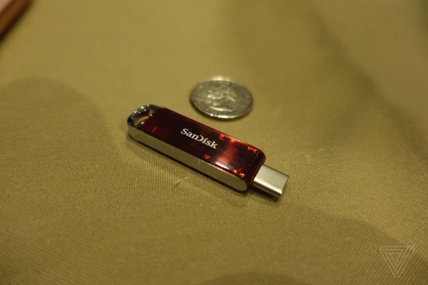 SanDisk показала прототип самой маленькой флешки USB–C на 1 ТБ