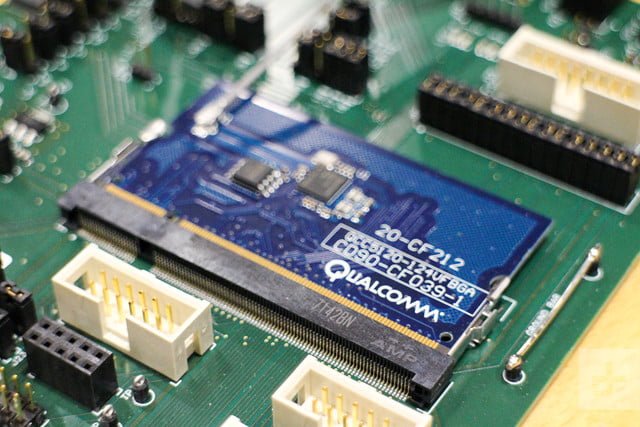 Новый чип от Qualcomm сделает беспроводные наушники умнее и автономнее