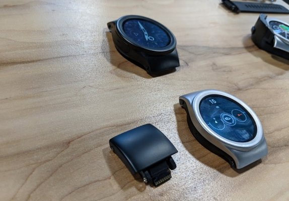 Модульные часы BLOCKS уже отправлены покупателям из Kickstarter