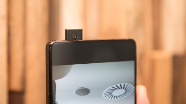 Vivo показала концепт безрамочного смартфона с выдвижной камерой