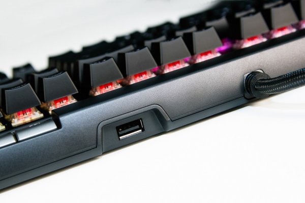 Обзор игровой клавиатуры HyperX Alloy Elite RGB — Подключение. 3