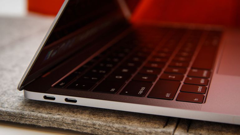 Apple получила патент на новую клавиатуру для MacBook