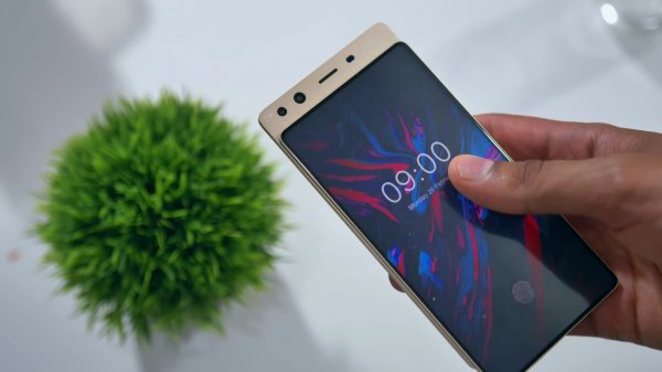 Doogee Mix 4 — прототип полностью безрамочного смартфона-слайдера