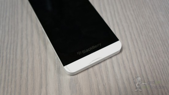 Новые фото смартфона на BlackBerry OS 10 накануне официального анонса