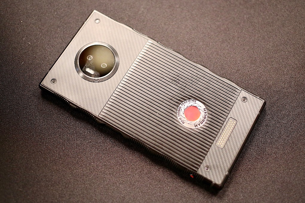 Журналистов впечатлил голографический смартфон RED Hydrogen One