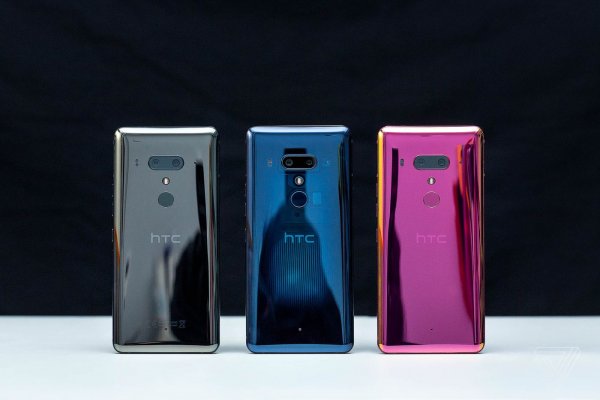 HTC представила флагманский U12+ с полупрозрачной задней крышкой