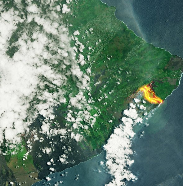 Фото извержения вулкана Килауэа из космоса