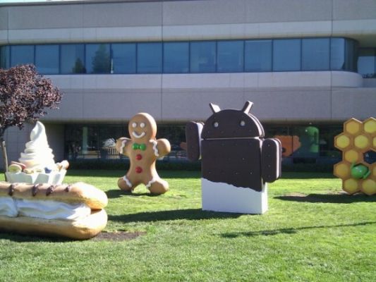 Новая статуя Android появилась в кампусе Google. Погодите, что?!