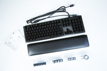 Обзор игровой клавиатуры Logitech G513 Carbon — Комплект поставки. 3