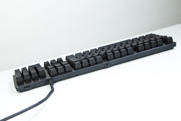 Обзор игровой клавиатуры Logitech G513 Carbon — Подключение. 2