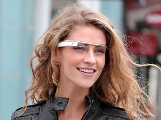 Google Glass будет передавать звук через кости черепа