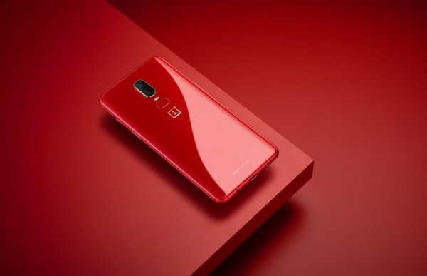 OnePlus 6 вышел в красном цвете