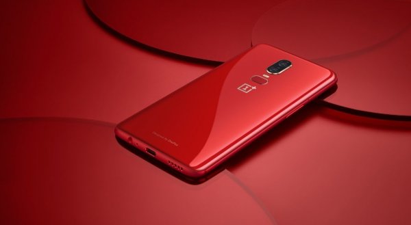 OnePlus 6 вышел в красном цвете