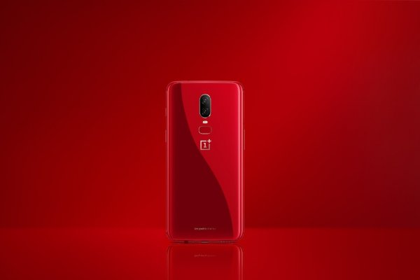 OnePlus 6 вышел в красном цвете