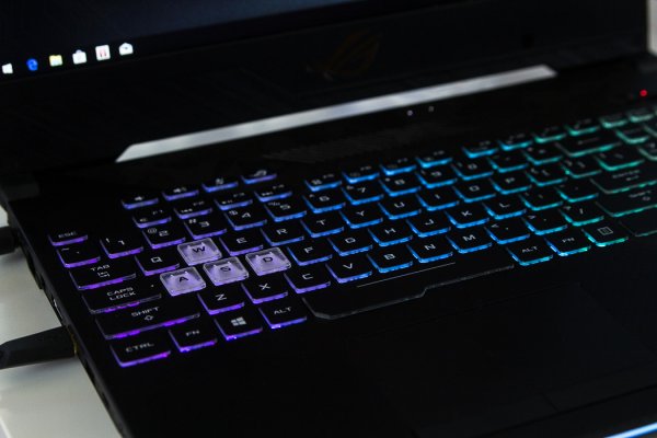 ASUS объявил о старте продаж ноутбуков ROG Strix SCAR II и Hero II