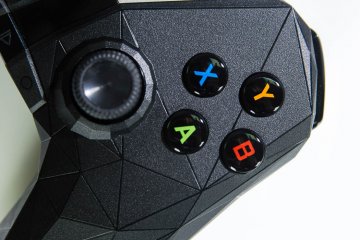 Nvidia Shield TV: облачный гейминг — новый уровень — Пульт управления и контроллер Shield. 13