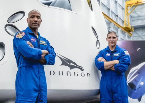 Определены экипажи первых пилотируемых полетов на кораблях Boeing и SpaceX