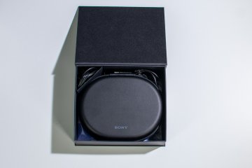 Обзор Sony WH-1000XM2 — передовое шумоподавление — Упаковка и комплект поставки. 4