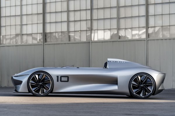 Jaguar и Infiniti показали концепты ретро-электрокаров. Новинка от Jaguar поступит в продажу
