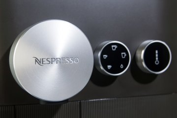 Обзор кофемашины Nespresso Expert — Внешний вид. 6