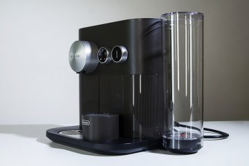 Обзор кофемашины Nespresso Expert — Внешний вид. 1