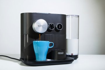 Обзор кофемашины Nespresso Expert — Приготовление кофе. 4