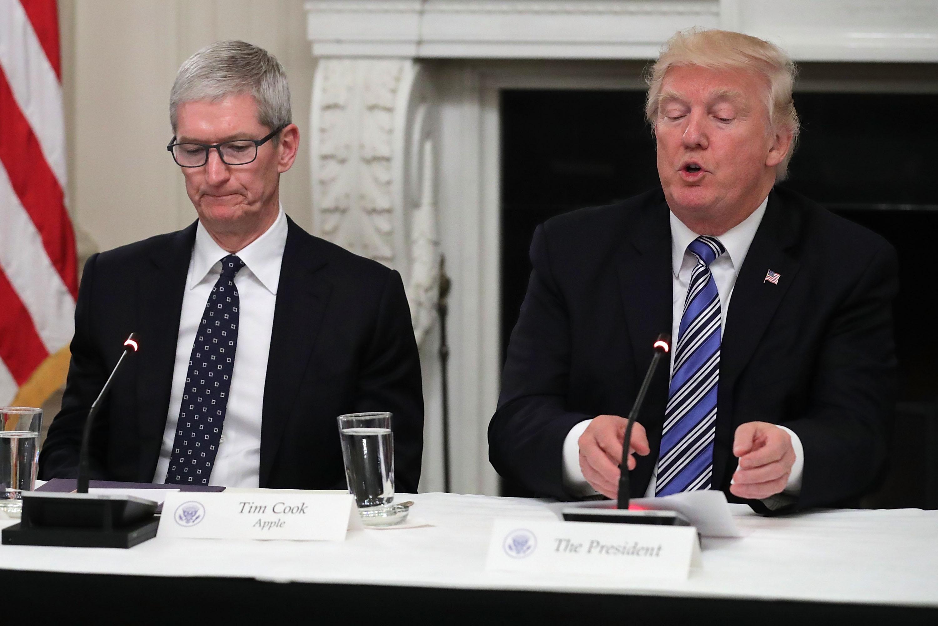 Тарифы Трампа могут привести к подорожанию техники Apple