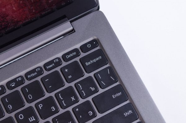Обзор Xiaomi Mi Notebook Air 13.3 — рабочая машинка — Тачпад и клавиатура. 4