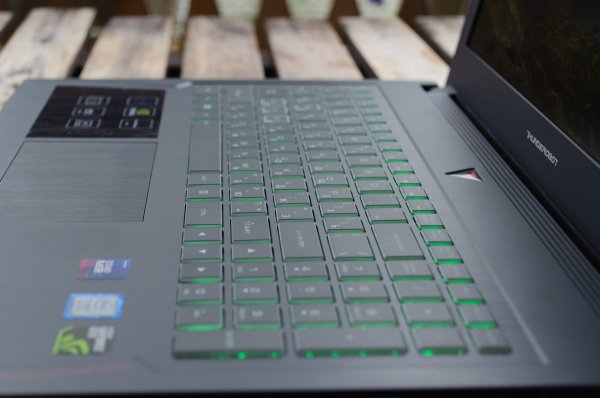 Обзор Thunderobot 911S — ноутбук со спецэффектами — Тачпад и клавиатура. 3
