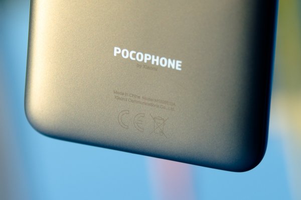 Обзор Pocophone F1: лучший за свою цену — Внешний вид. 5