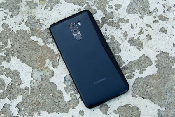 Обзор Pocophone F1: лучший за свою цену