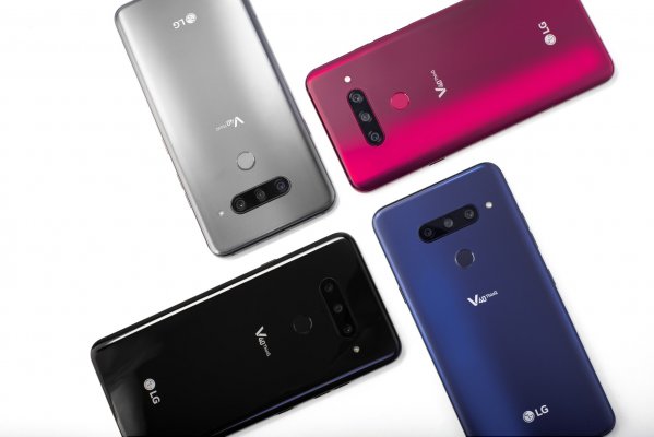 Представлен LG V40 ThinQ: один смартфон, пять камер