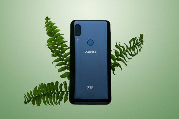 Начались российские продажи флагмана ZTE Axon 9 Pro