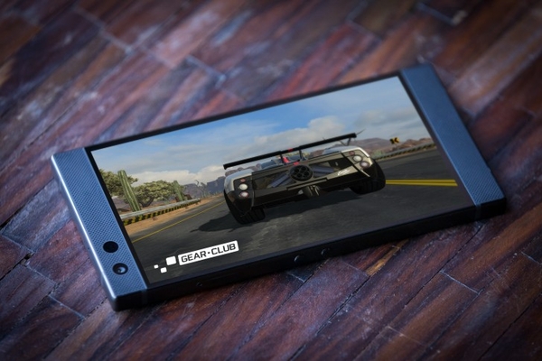 Состоялся дебют игрового смартфона Razer Phone 2