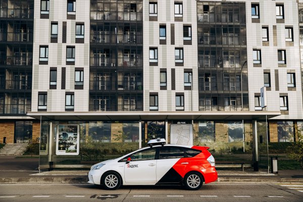 Яндекс прокатил Медведева на новом беспилотном такси