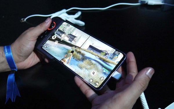 Предварительный обзор Huawei Mate 20 X — экран на 7,21 дюйма и флагманская начинка — Дизайн. 6