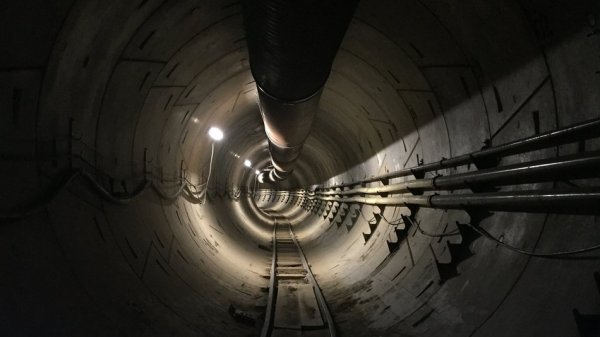 Высокоскоростной туннель Илона Маска откроется в декабре
