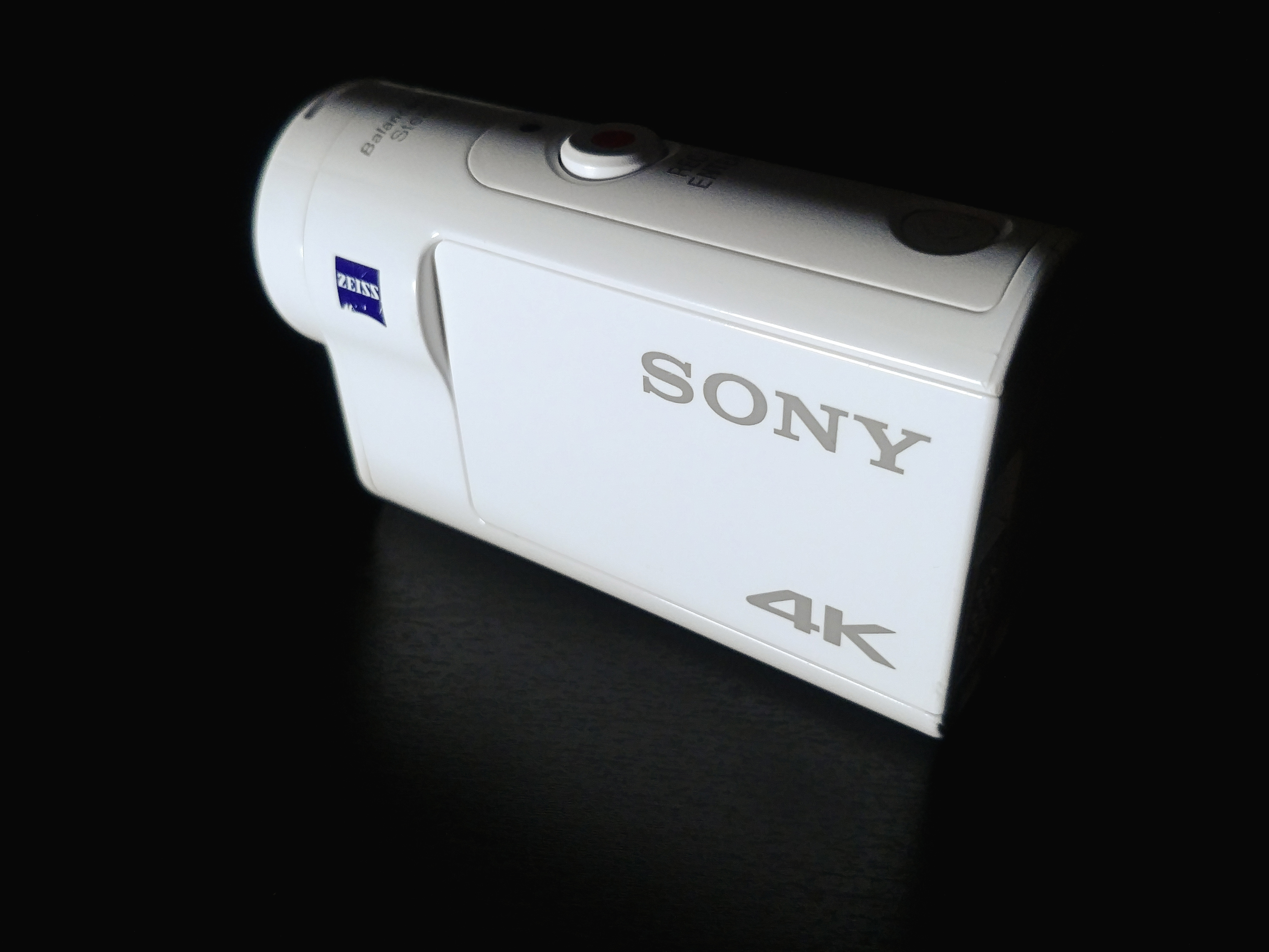 Камера sony fdr x3000. Sony FDR-x3000 комплектация. Sony FDR x3000 где расположены микрофоны.