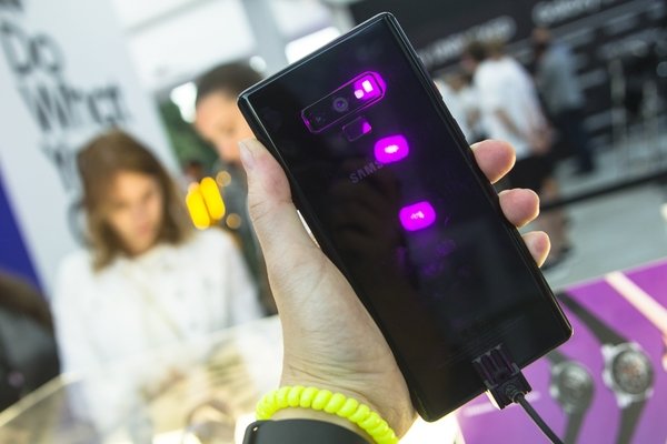 Samsung Galaxy Note 10 может получить невероятный графеновый аккумулятор