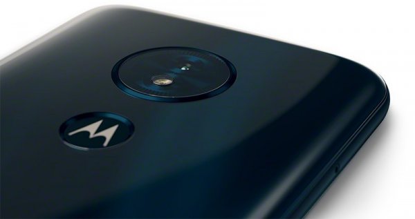 Безрамочный Moto G7 с каплевидным вырезом засветился на рендере